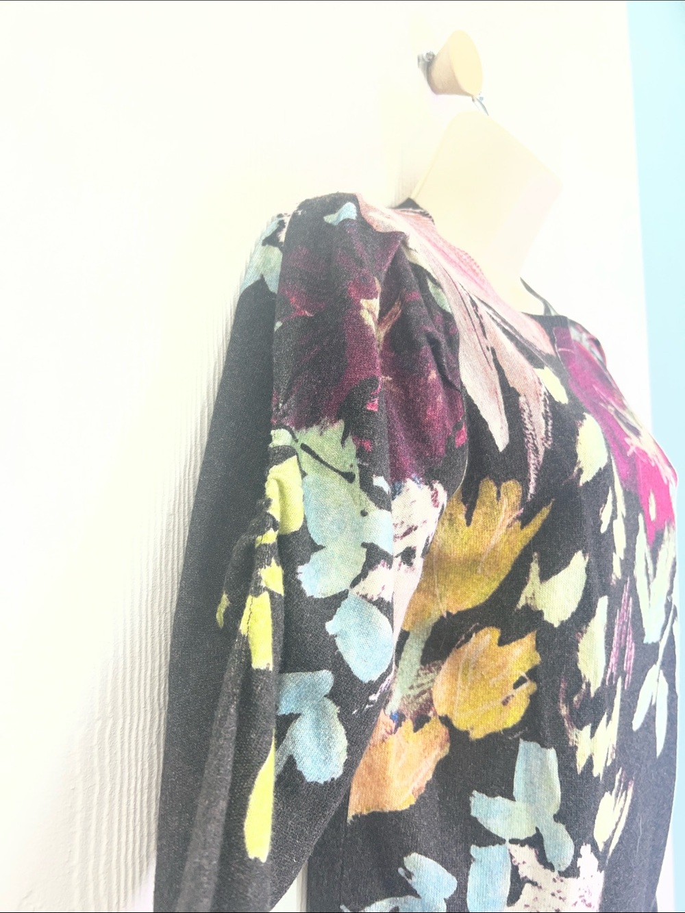 Ted Baker - Margaret Colorful Floral Long Sleeve Lightweight Sweater Size 0 - Picture 4 of 11